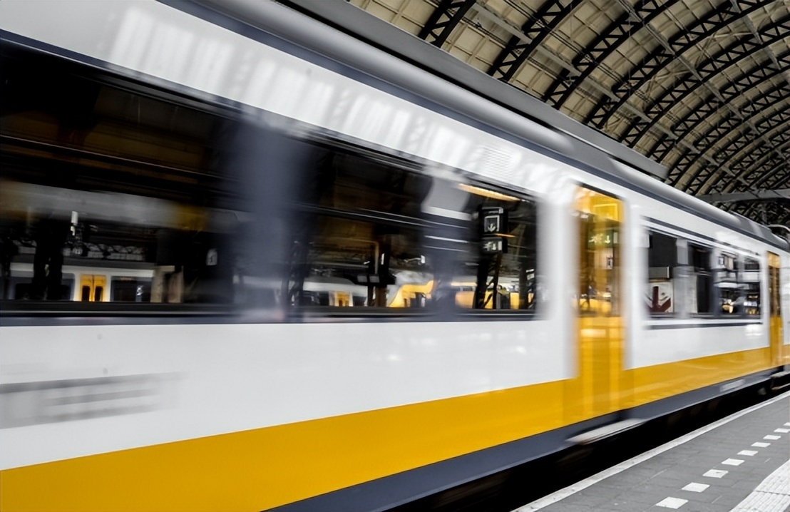 预计花费3000亿，专家高呼养不起，中国为什么一定要建川藏铁路？