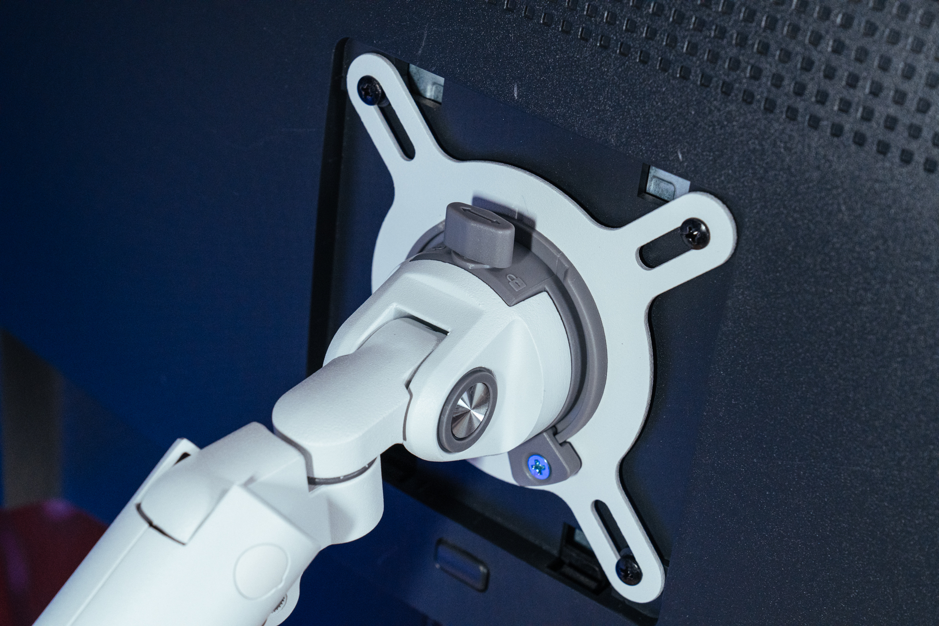 简洁条理，如何布置自己的办公桌面：轻办公好物分享