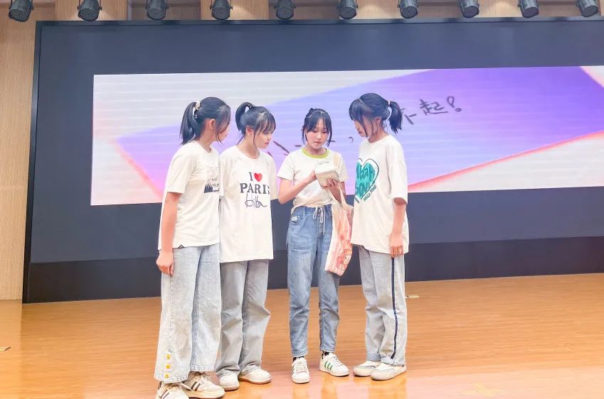 花田花绽，阅读悦心｜双流区黄甲小学举行读书节之阅读表演赛