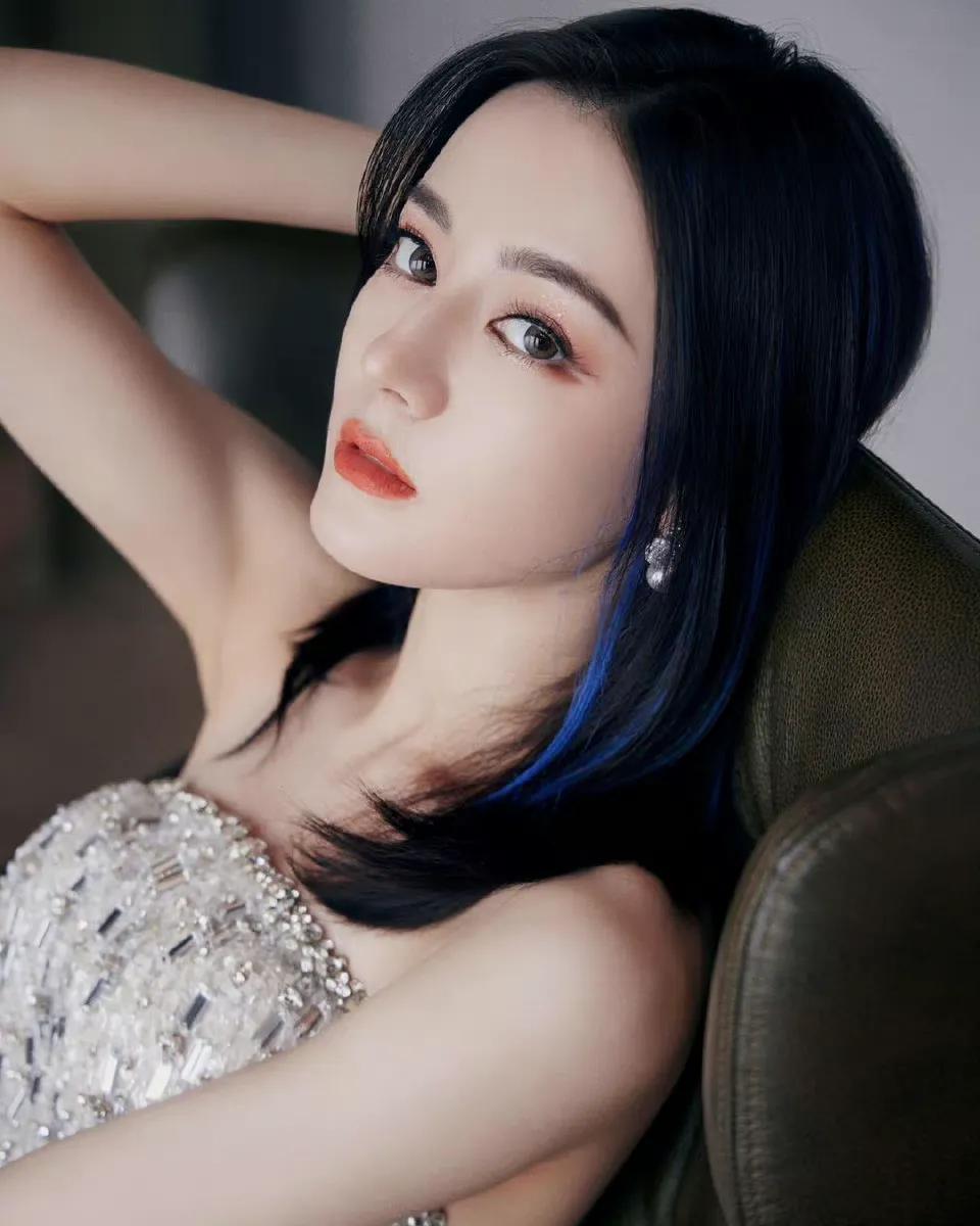 迪丽热巴的长裙