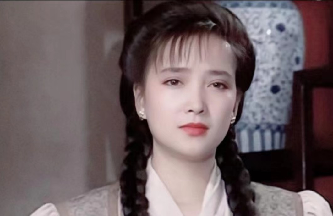 红极一时却突然“消失”的15位明星：林芳兵险毁容，利智为爱息影