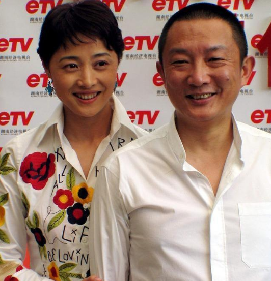 表面“人间清醒”，实际生活却一团糟，这些女星实在令人尴尬