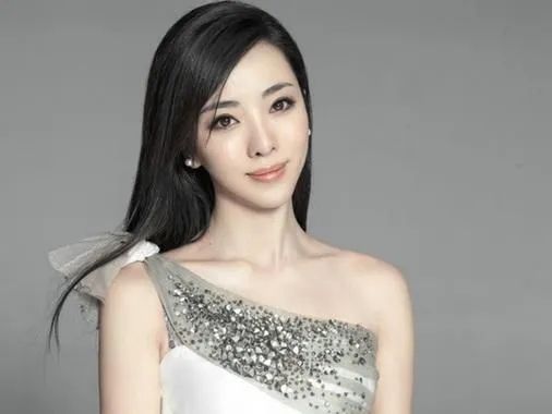 10位央视女主持人颜值对比，各有各的气质，甩一线女星几条街