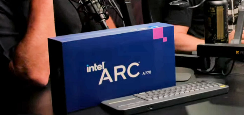 英特尔锐炫 A770 限量版旗舰独显亮相，配备 RGB 灯条