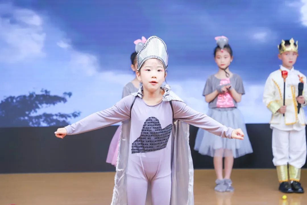 花田花绽，阅读悦心｜双流区黄甲小学举行读书节之阅读表演赛