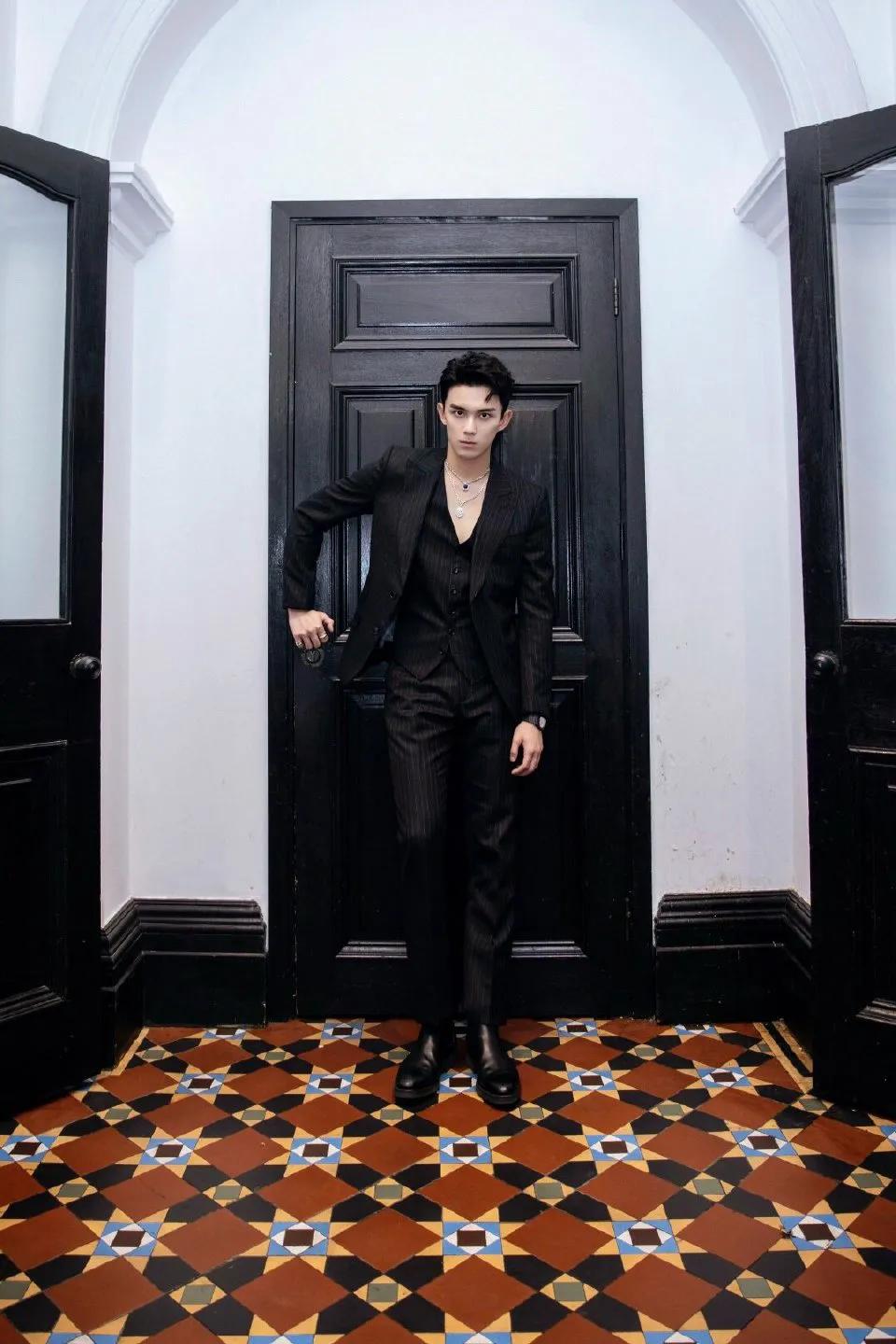 看着矮，实际高！这7位男星的身高，一个比一个让人意外