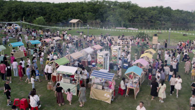 莲花国际未来乡村“晚风市集”点燃夏日夜经济