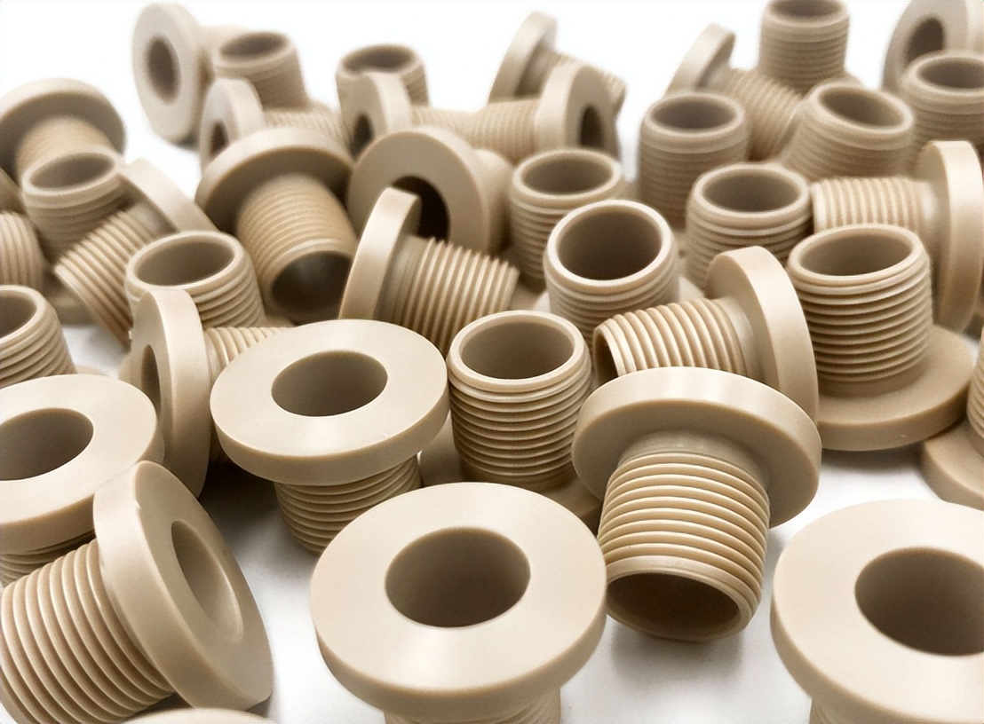 塑料价格多少钱一吨回收一公斤工程塑料可挣40元