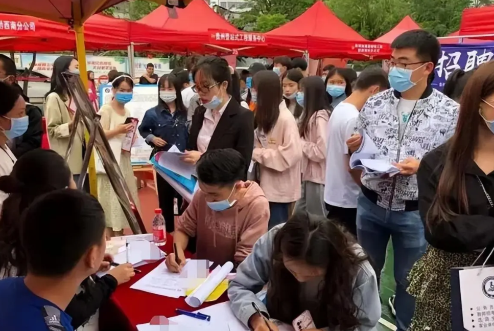 4大烟草公司，暂停对俄罗斯的业务，中国烟草：听我说谢谢你