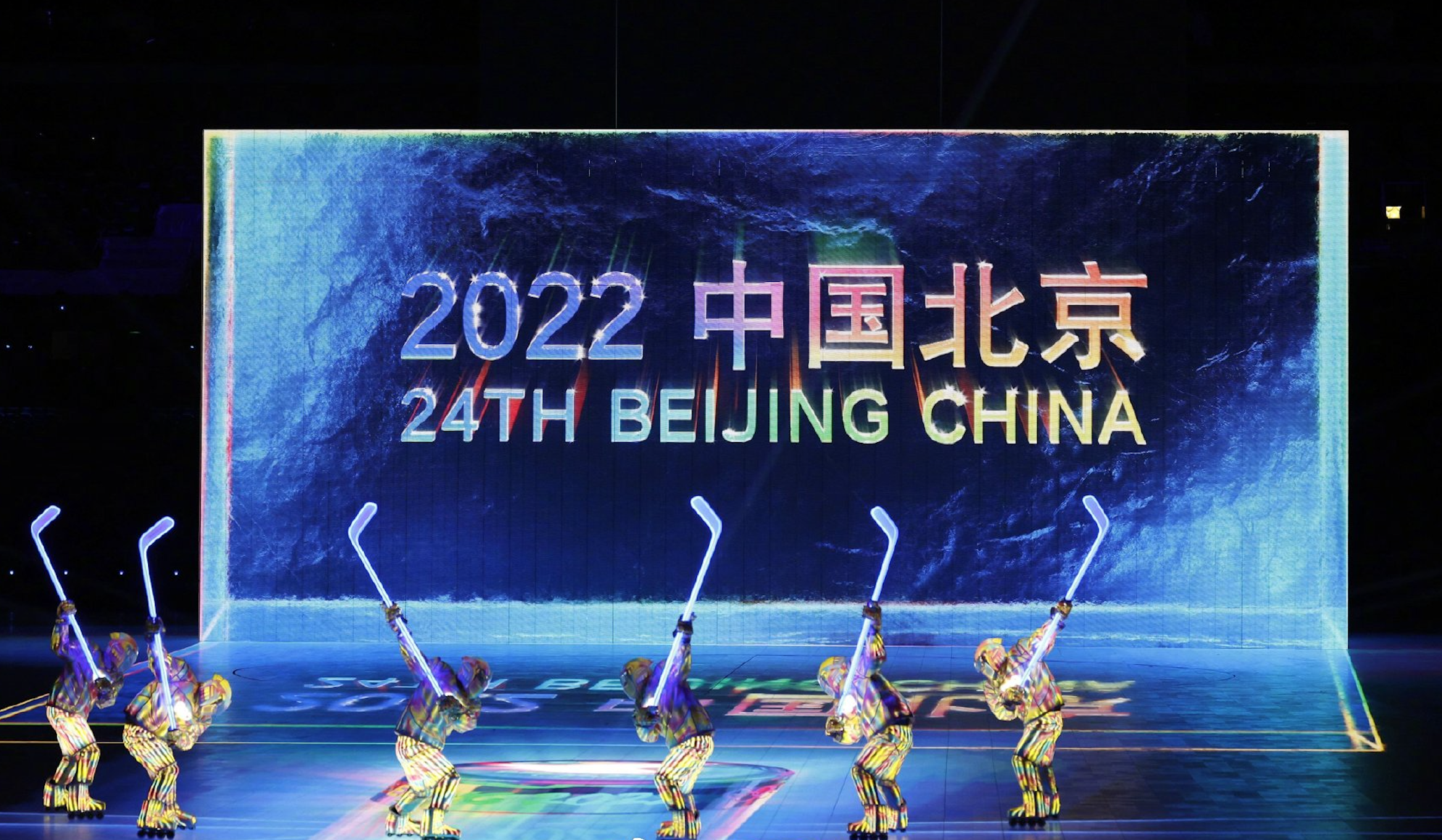 上万张设计图换来五组冬奥开幕式服装！《华丽志》专访设计师陈鹏