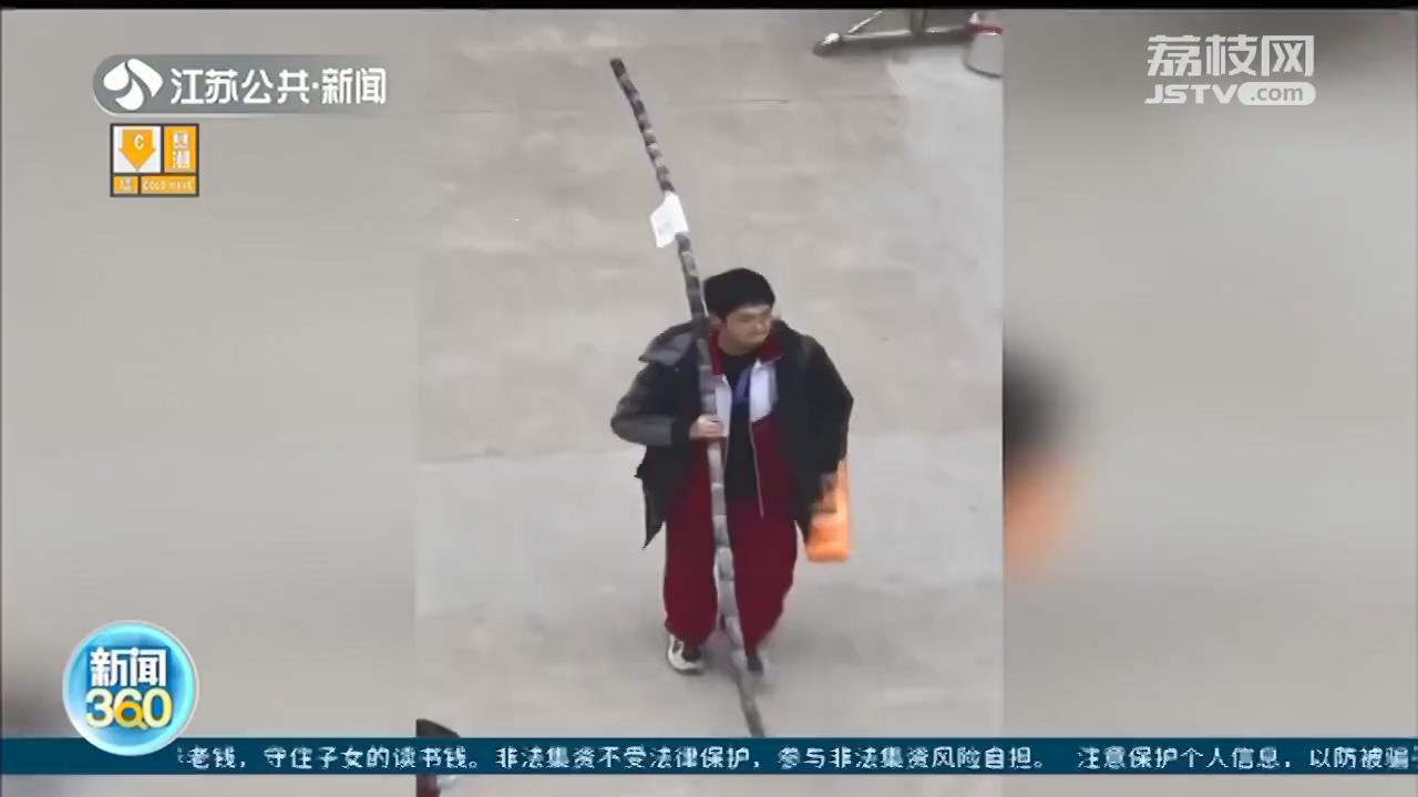 “食在”的奖励！2米长甘蔗作奖励 祝学生成绩节节高