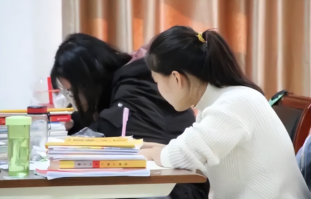 博士、硕士、本科论文有什么区别？学生3句话简单总结，懂得都懂