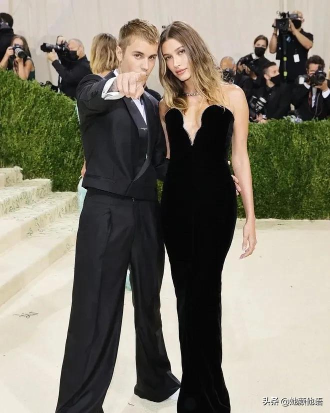 在贾斯汀·比伯因半脸瘫痪而呼救时，塞莱娜·戈麦斯的举动掀起波澜