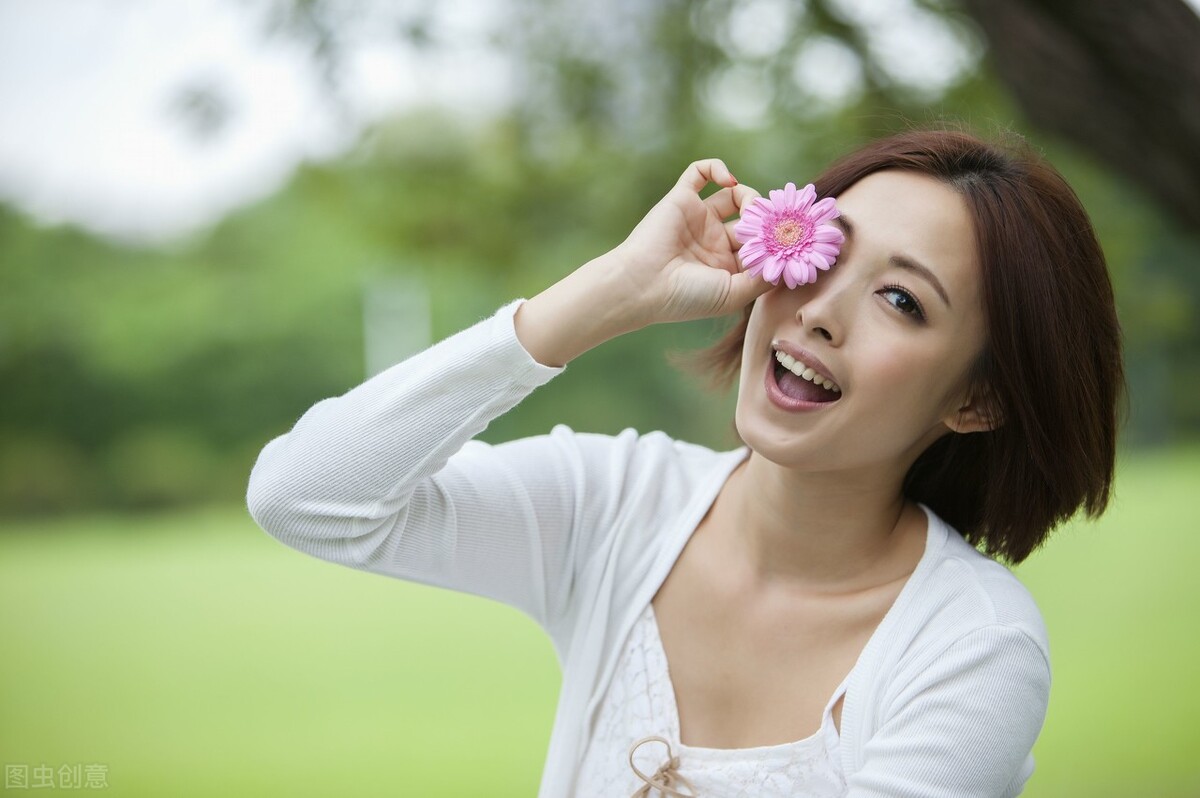 女王驾到，孤傲独行：单身女子的霸气宣言