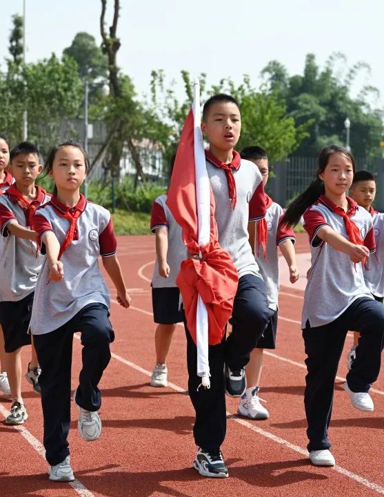 一周一礼 | 致敬最可爱的人新中附小 四川天府新区新兴中学附属小学