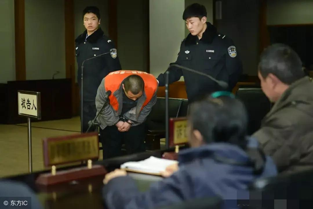 付丽：14岁参军，25岁辞职，26岁出专辑，30岁死于快递之手，为何