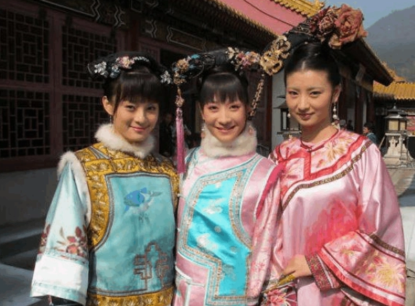 某大学掌握“财富密码”，在食堂播放《甄嬛传》，吸引众多学生