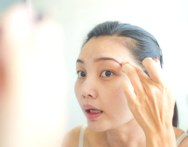 中老年男人的眉毛变长，意味着什么？说明长寿吗？原因要心里有数