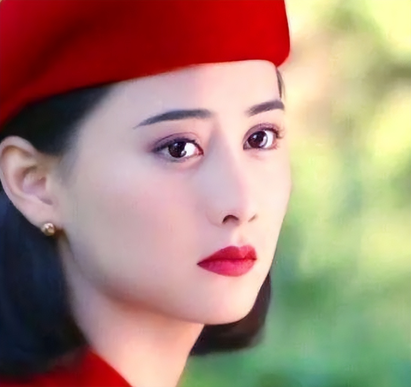 拥有“水杏大眼”的女星，我只服这9位，明眸皓齿，美得顾盼生辉