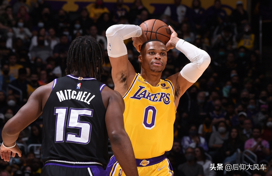 西部包揽前三(NBA西部排名：勇士太阳连胜继续领跑！湖人三加时输球排名仍上升)