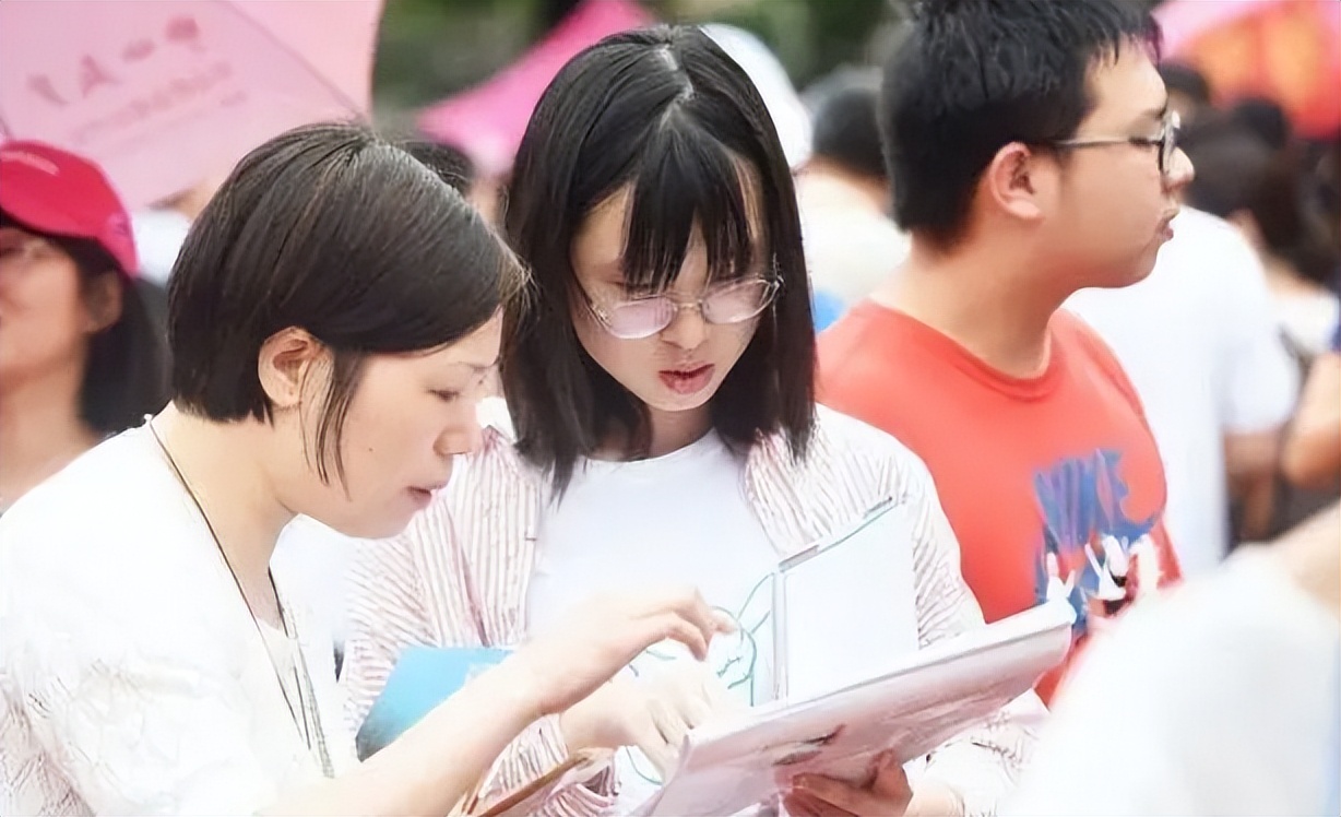 高考报志愿“有前途”的专业，就业形势也不差，家有考生可以看看