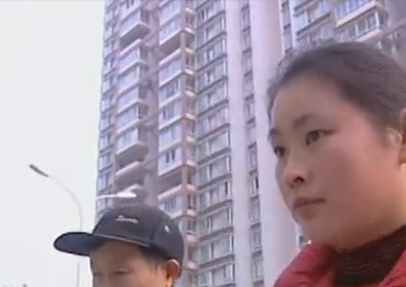 04年，成都男子携妻遭车祸致妻子2级伤残，6年向法院提出8次离婚