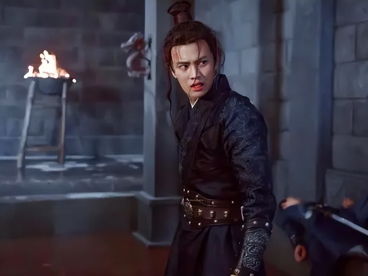 肖战、朱一龙、成毅、任嘉伦、龚俊等男星，谁的战损妆最“假”