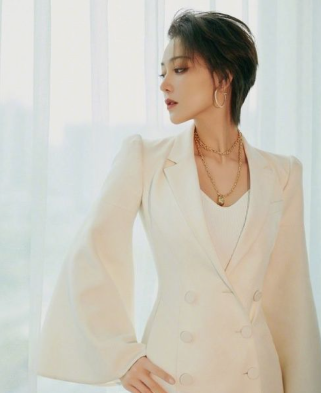 张馨予：以为嫁给军人的女明星，有颜有才