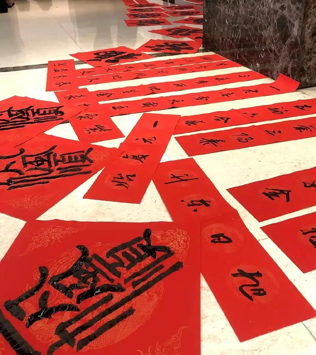 安阳市书法家协会：义写春联送祝福 墨香凝心助抗疫