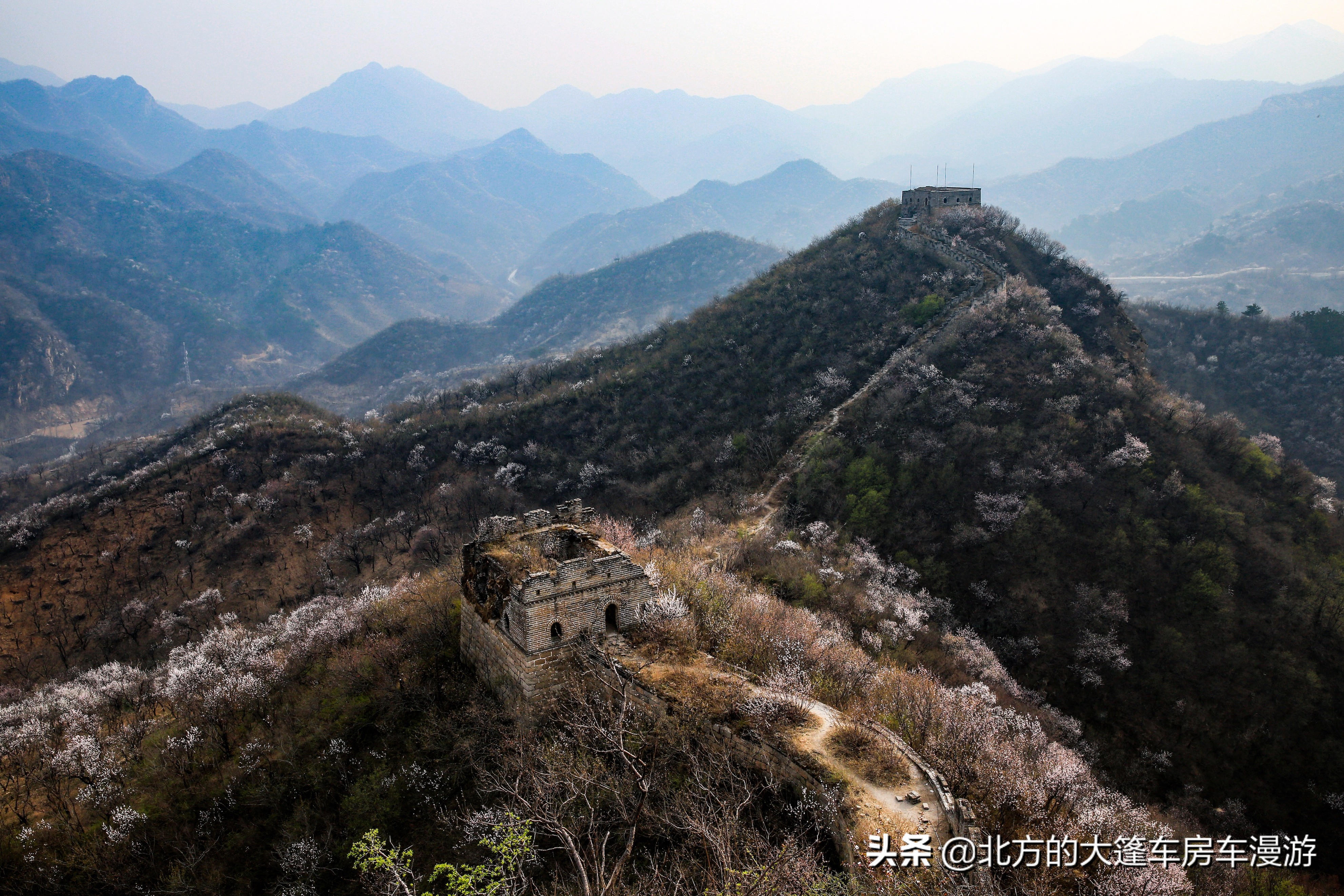 走过北京春天最美的盘山公路去那山桃花盛开的地方——龙泉峪长城