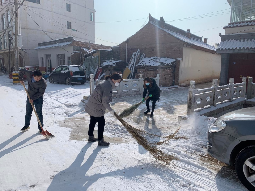 “浴雪”奋战！临潭县组织干部群众清扫降雪