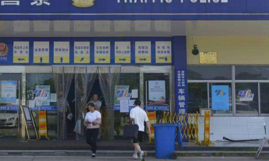 1999年，江苏小伙救下溺水女孩，1年后为何起诉女孩索赔26万？