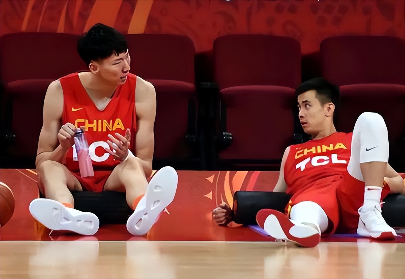 为什么nba小阵容(杜锋为何带“3大7小”奇阵，三个细节解读，一点是重中之重)