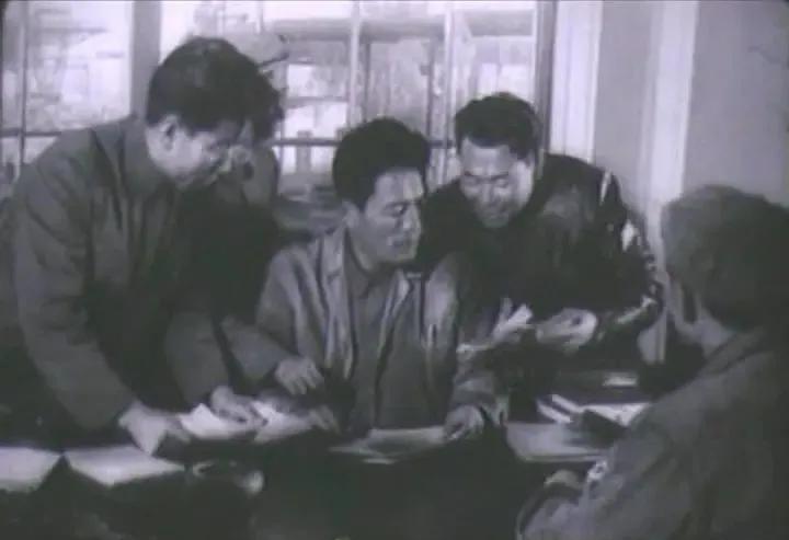 世界电影（0105）朝鲜电影《轧钢工人》（1972）剧照欣赏