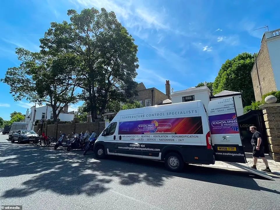 甩掉家暴老公，她带着十几亿身家嫁平民了