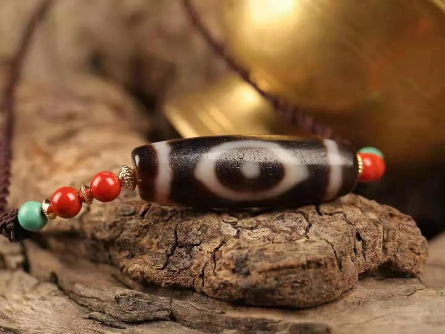 天珠鉴赏一百(佩戴天珠有什么讲究) 第1张