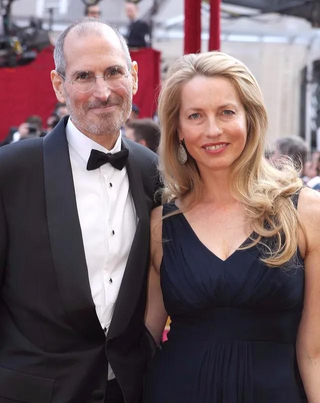 世界首富比尔盖茨和股神巴菲特陆续宣布要捐出自己所有财产