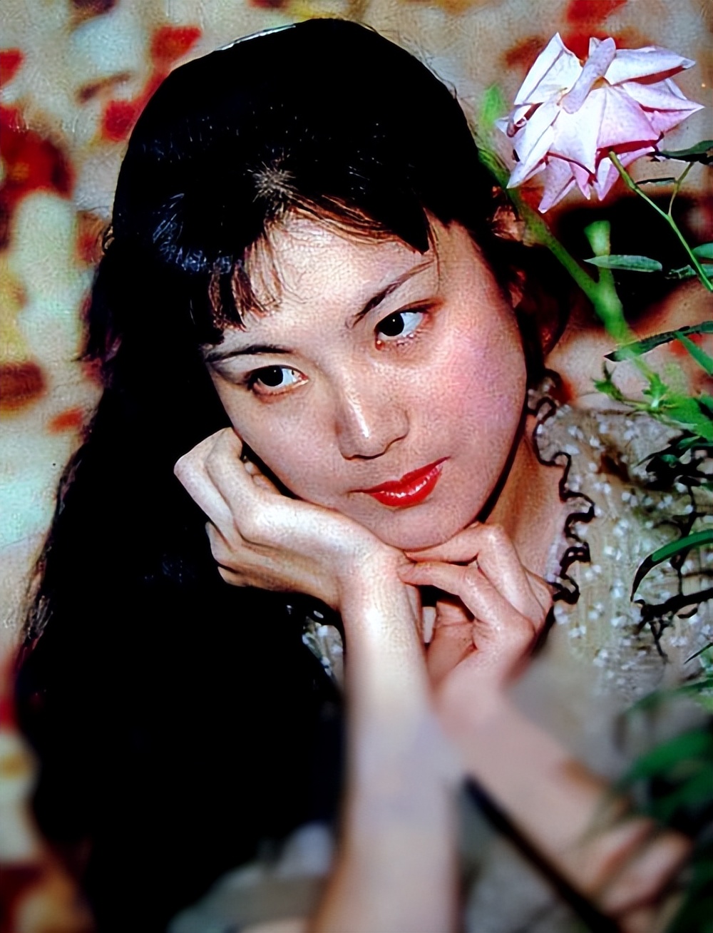 演员陈烨：巅峰时赴美留学，嫁美国丈夫生二子，如今她值得吗？