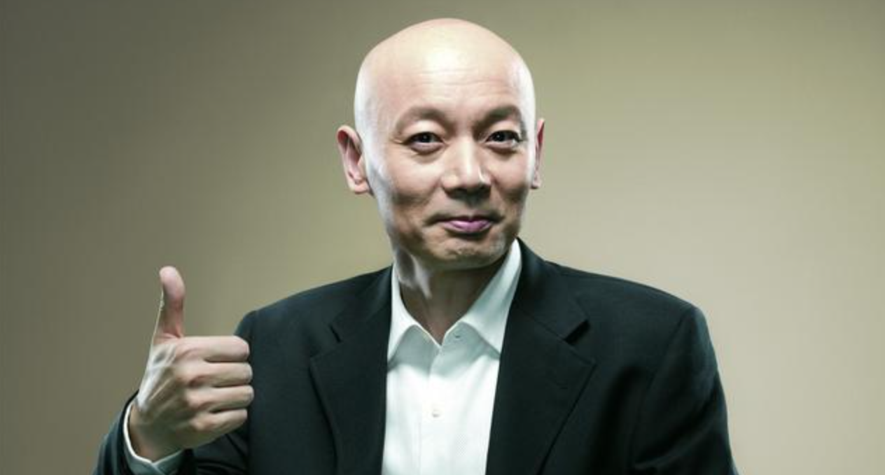 葛优进入文工团后,主要以演话剧为主,可从小就腼腆的他,一到台上就