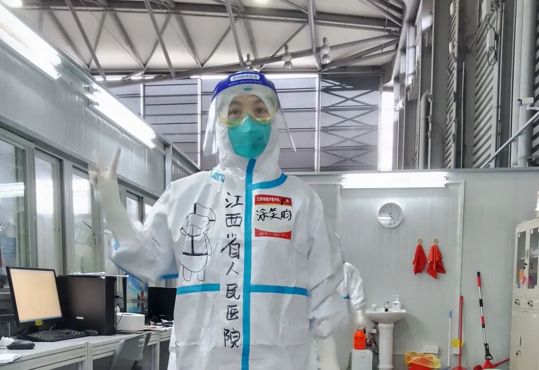 江西援沪医疗队里的“美发师”：涂笑昀