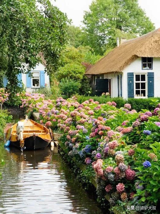 全球最美的15个鲜花小镇,浪漫到极致,一定要要爱的人去一次