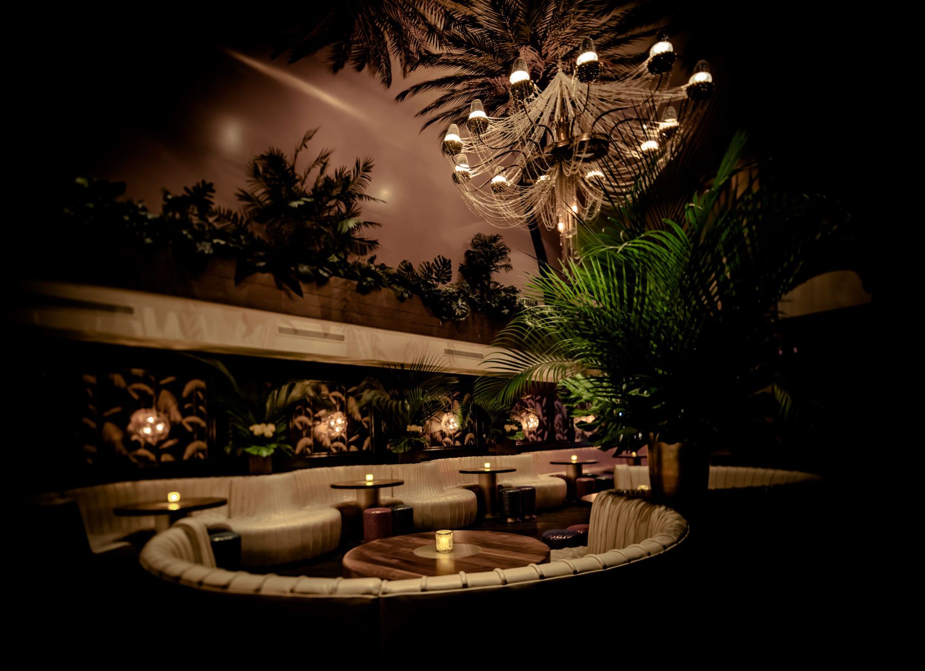 美国万人迷男星被多名女性指控性侵！家暴模特女友，30年恶行