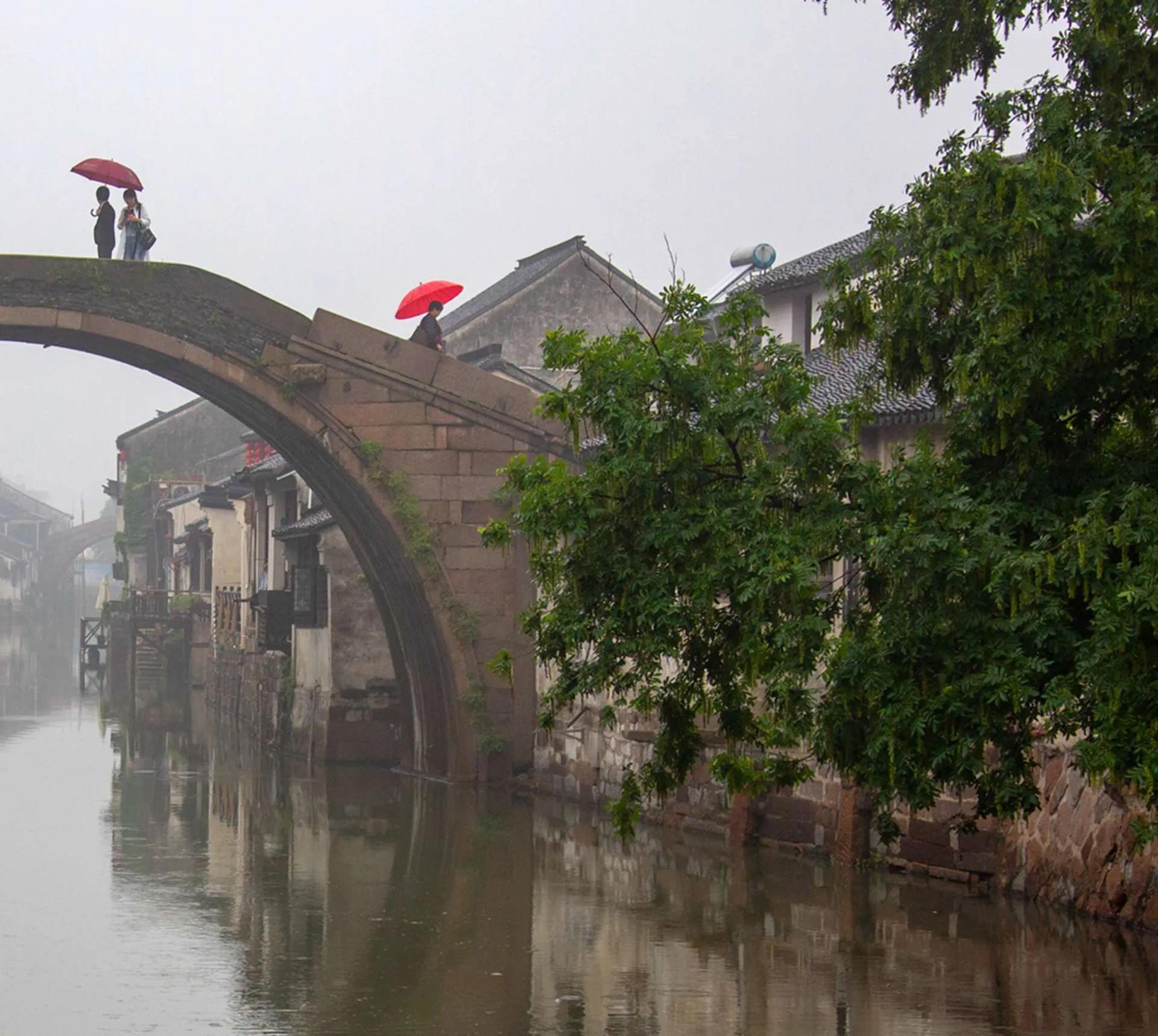细雨霏霏中的南浔古镇 江南水乡名镇