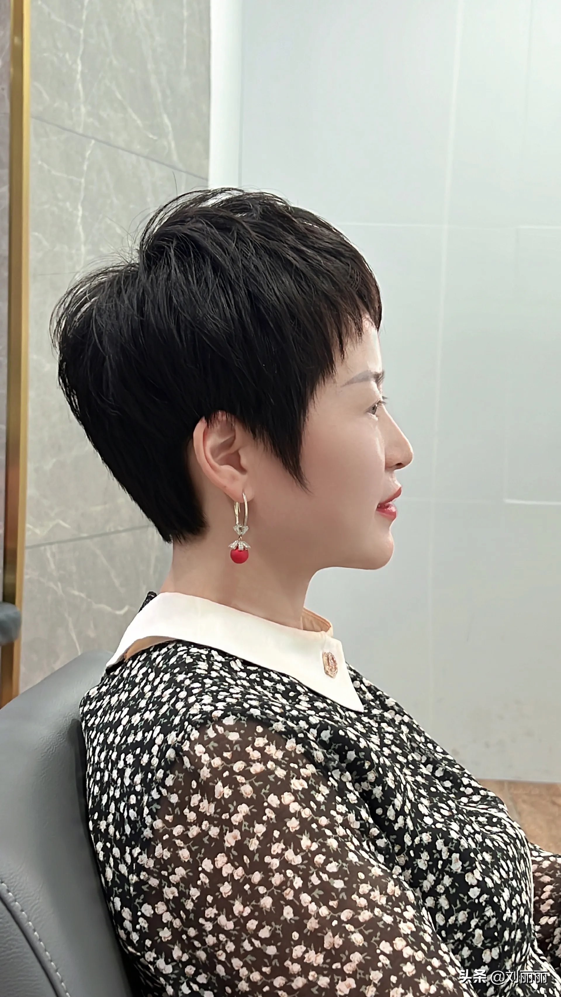 是时候剪掉长发了,15款短发送给你,利落时尚显脸小