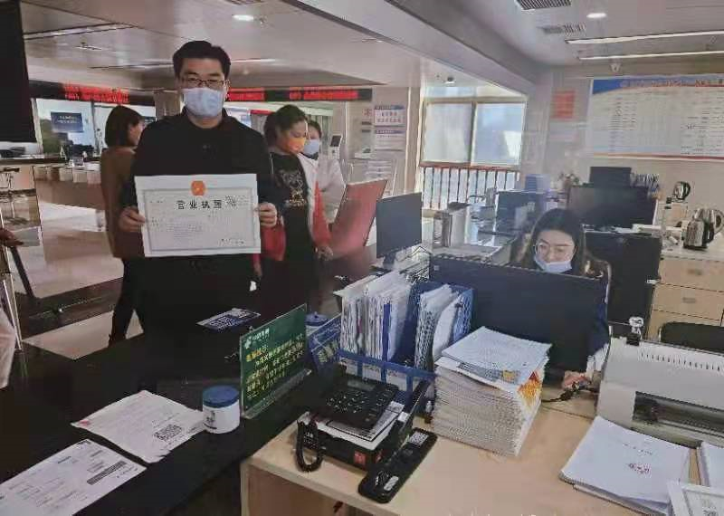 社旗县市场监管局：开办企业“不打烊”服务群众零距离