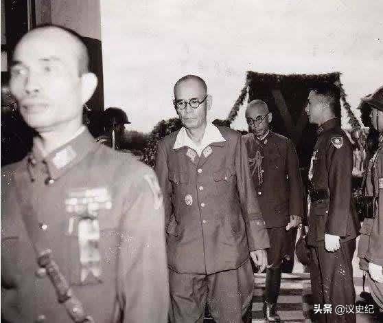 他是中国律师，为冈村宁次无罪辩护，晚年家破人亡无人照顾