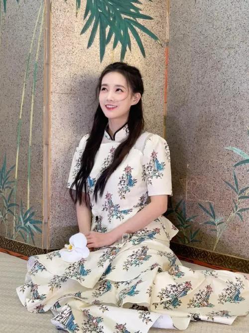 李一桐，甜美像极了初恋