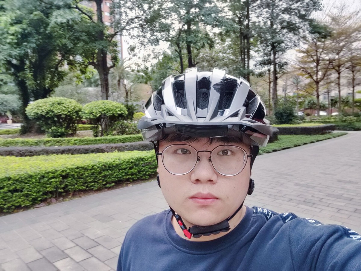Helmetphone M1T NEO王炸组合：智能灯光+蓝牙音箱+鸿蒙智联