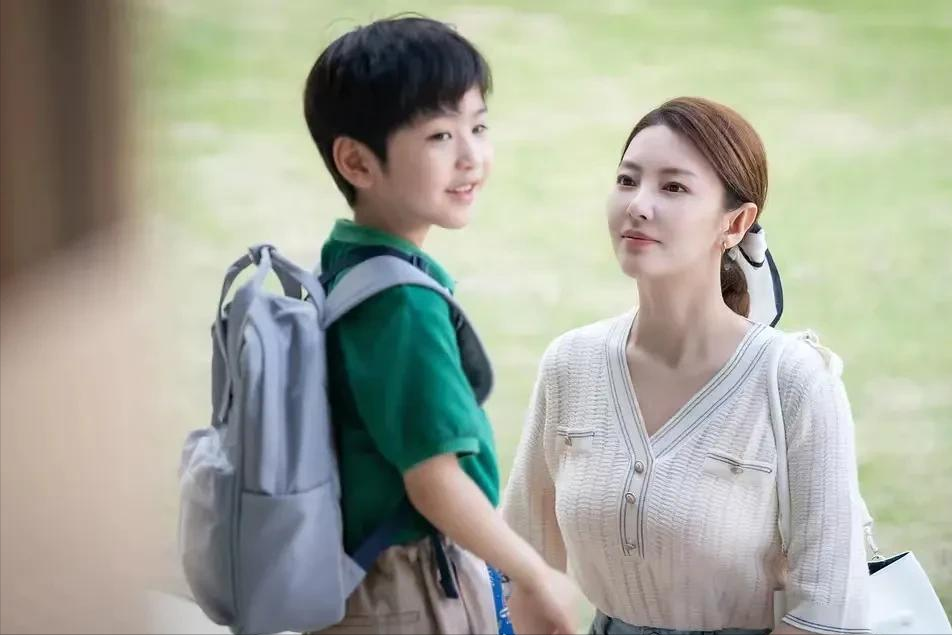 同样演“妈妈”，把张雨绮、殷桃、宋祖儿放在一起，差距清晰可见