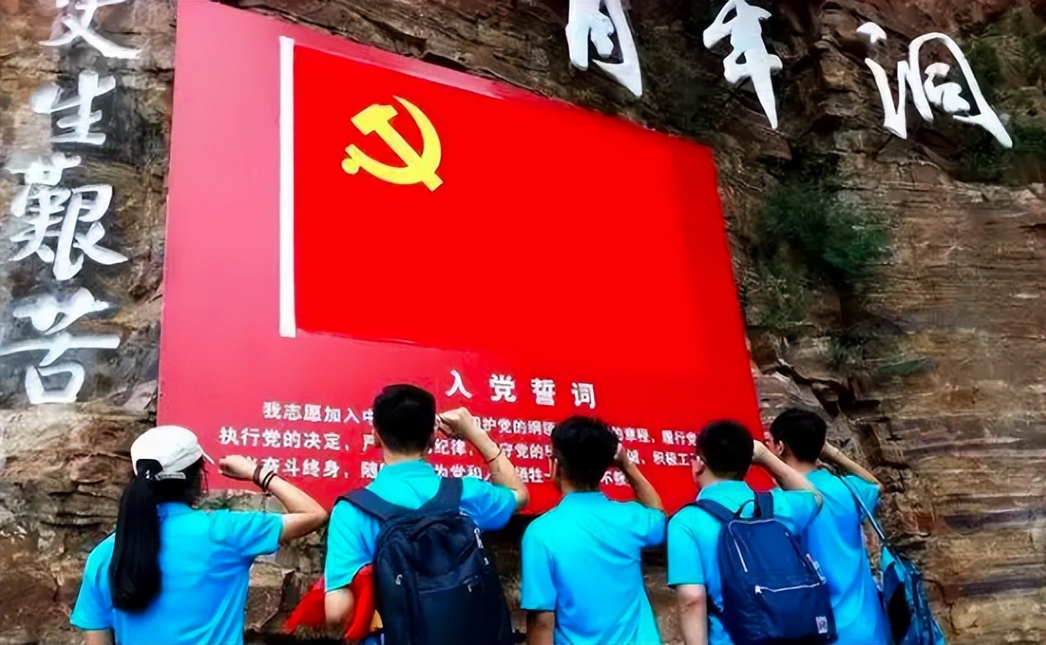 大学生入党谁有“决定权”？并非是辅导员，大四学长告诉你真相